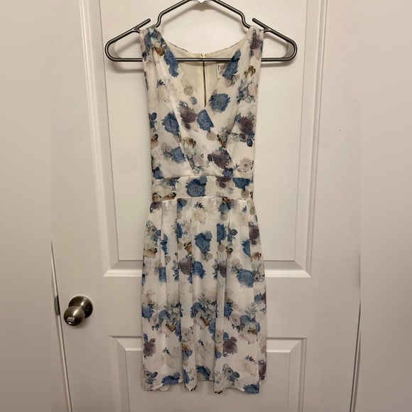 Beautiful White/Floral Twik Dress - Picture 1 of 3